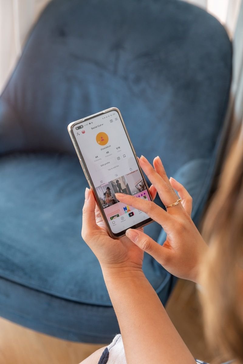 Instagram & Facebook Ads — Fashion Brand — Social media advertising campaign with automated creative testing for a fashion brand launch
